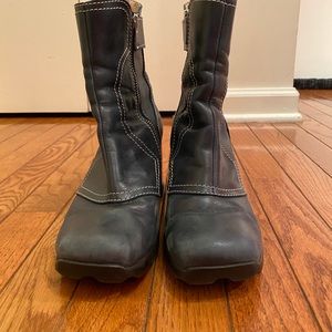 John Fluevog size 7 steel blue ankle boots
